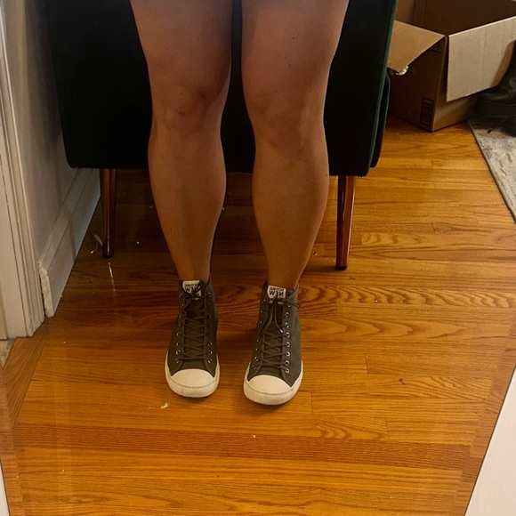 Nothing New High Top Gray and White Sneakers, Size 8 - Picture 6 of 7